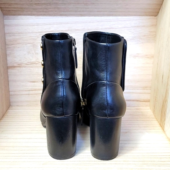 Nine WEST Gold Buttons Black leather Ankle Boots - Picture 7 of 10